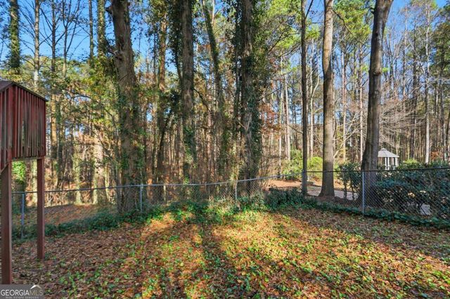 889 Lakeview Road, Grayson, GA 30017