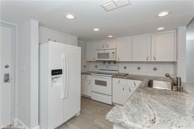 1000 RIVER REACH Drive 123, Fort Lauderdale, FL 33315