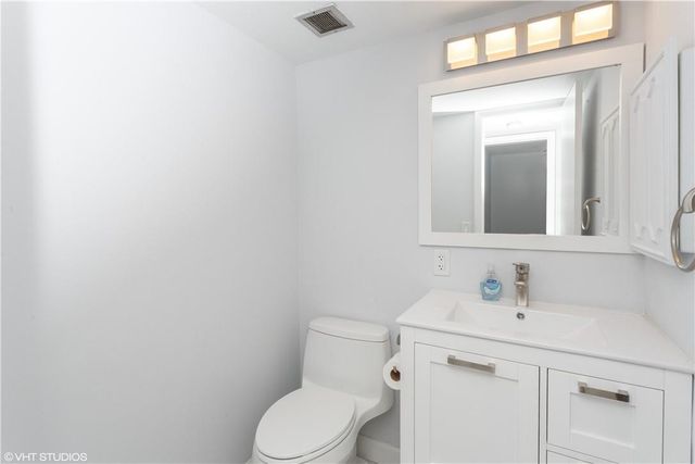 1000 RIVER REACH Drive 123, Fort Lauderdale, FL 33315