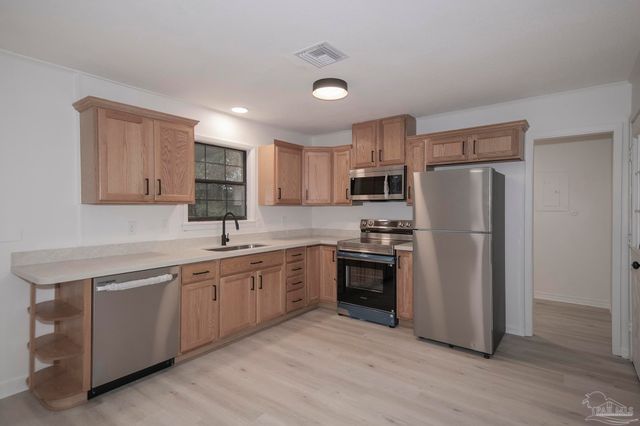 6110 Angelina Rd, Pensacola, FL 32504