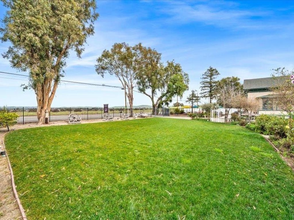 Image 18 of property listing at 5143 5143 Tesla Rd, Livermore, CA 94550