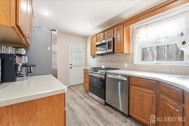 17 Clembil Court, Hopelawn, NJ 08861