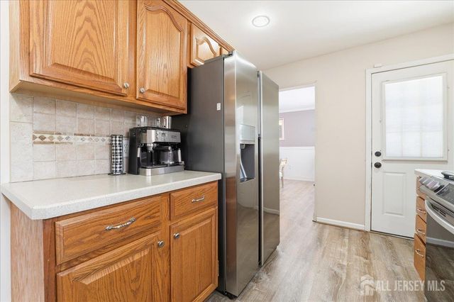 17 Clembil Court, Hopelawn, NJ 08861