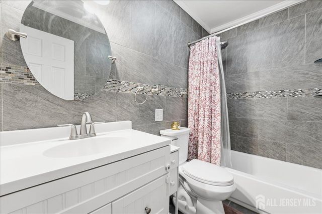 17 Clembil Court, Hopelawn, NJ 08861