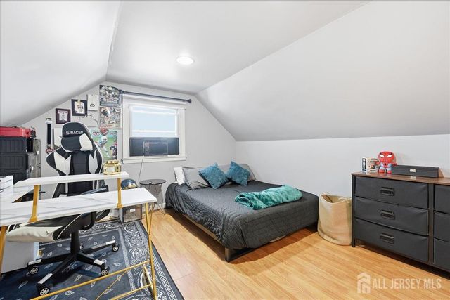 17 Clembil Court, Hopelawn, NJ 08861