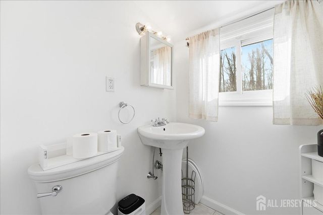 17 Clembil Court, Hopelawn, NJ 08861