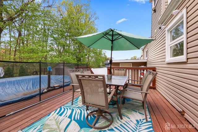 17 Clembil Court, Hopelawn, NJ 08861