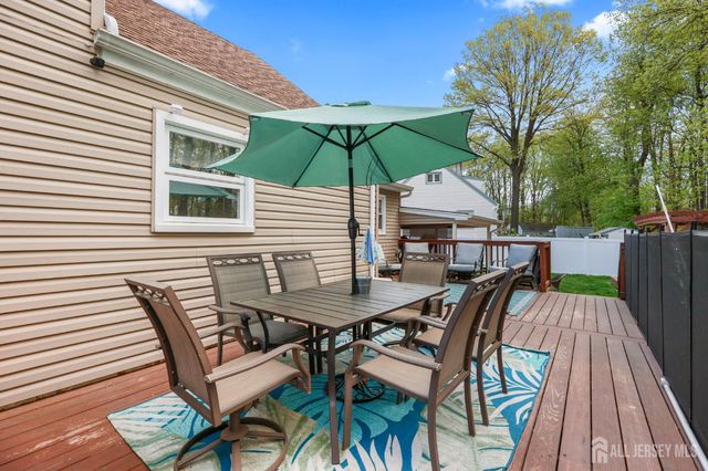 17 Clembil Court, Hopelawn, NJ 08861