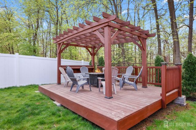 17 Clembil Court, Hopelawn, NJ 08861