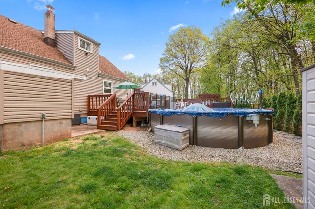 17 Clembil Court, Hopelawn, NJ 08861