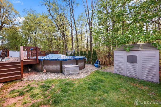17 Clembil Court, Hopelawn, NJ 08861
