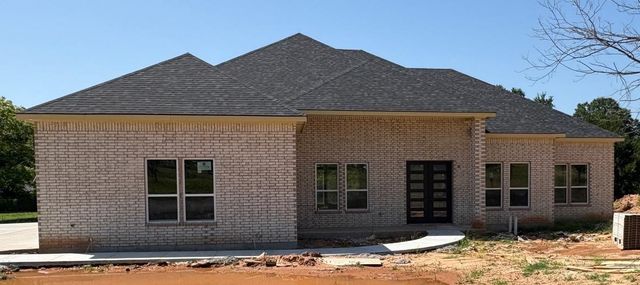 2304 Candlestick Drive, Granbury, TX 76049