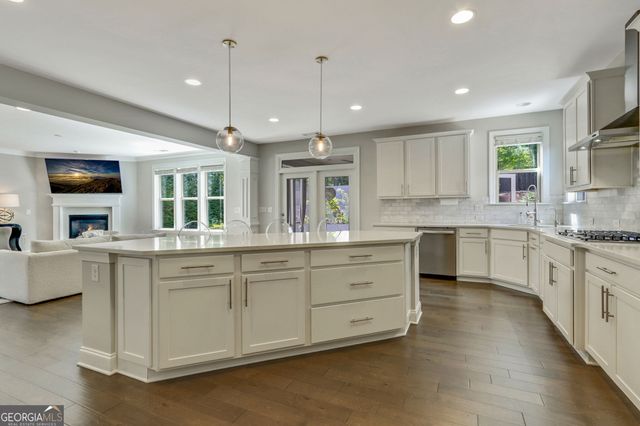 516 flyingbolt Run, Canton, GA 30115