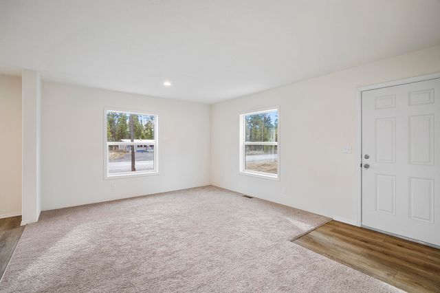 52702 Oak Drive, La Pine, OR 97739