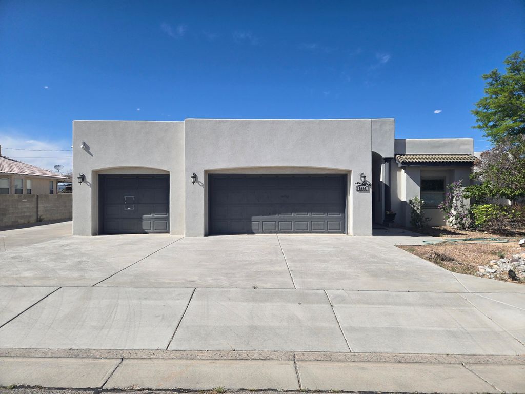 4505 DRIFTWOOD Avenue NW, Albuquerque, NM 87114