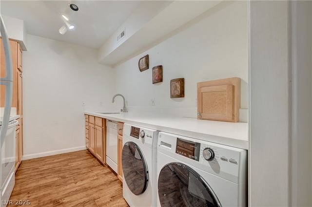650 Oakmont Avenue 2113, Las Vegas, NV 89109