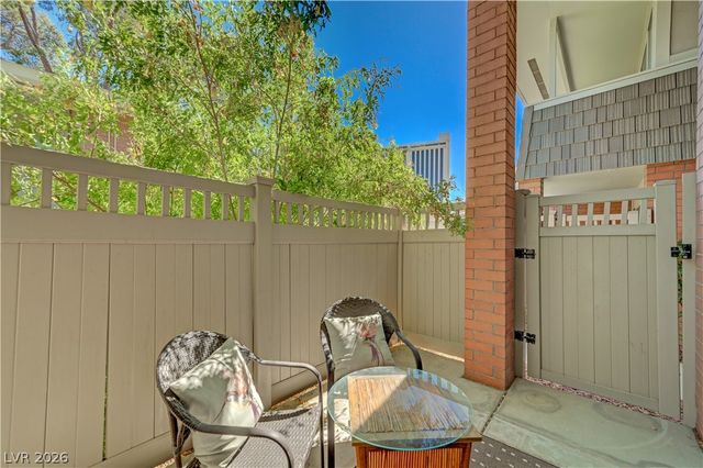 650 Oakmont Avenue 2113, Las Vegas, NV 89109