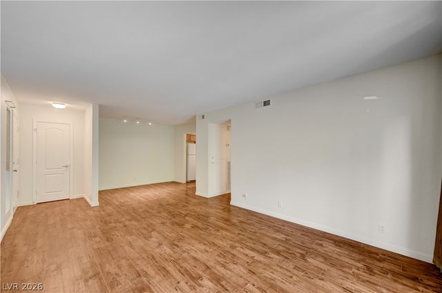 650 Oakmont Avenue 2113, Las Vegas, NV 89109