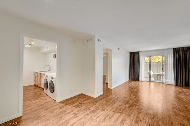 650 Oakmont Avenue 2113, Las Vegas, NV 89109
