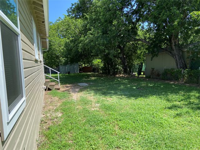 506 N Lamar Street, Weatherford, TX 76086
