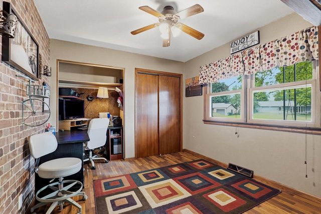 241 Crestwood DRIVE, Sheboygan Falls, WI 53085