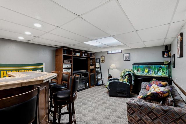241 Crestwood DRIVE, Sheboygan Falls, WI 53085