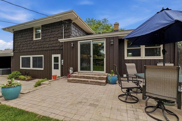 241 Crestwood DRIVE, Sheboygan Falls, WI 53085
