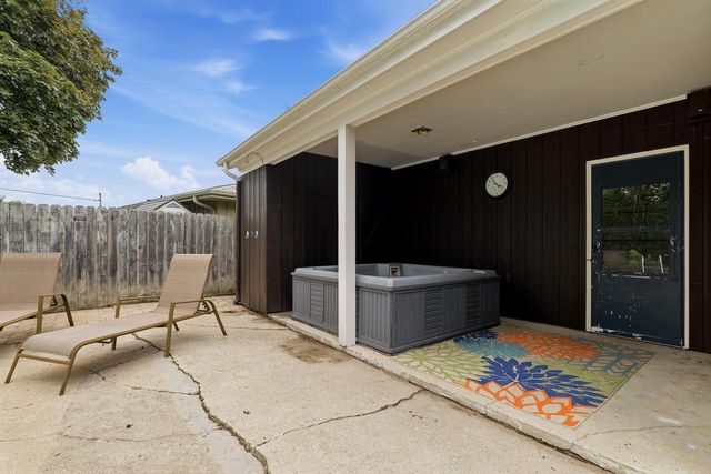 241 Crestwood DRIVE, Sheboygan Falls, WI 53085