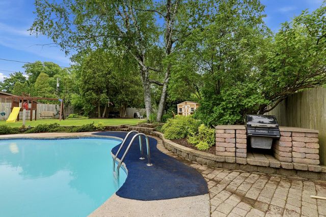 241 Crestwood DRIVE, Sheboygan Falls, WI 53085