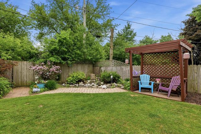 241 Crestwood DRIVE, Sheboygan Falls, WI 53085