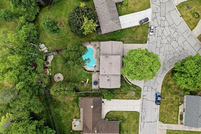 241 Crestwood DRIVE, Sheboygan Falls, WI 53085