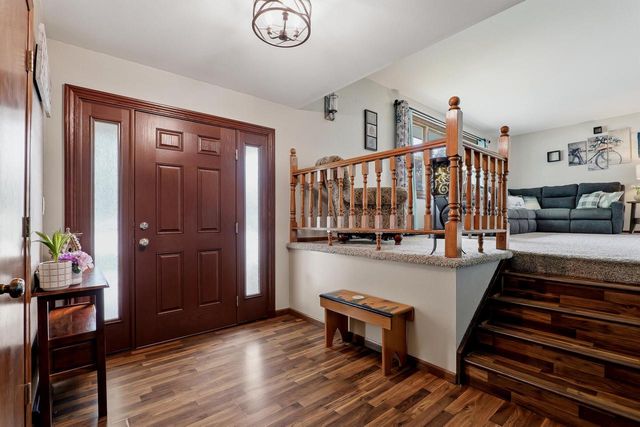241 Crestwood DRIVE, Sheboygan Falls, WI 53085