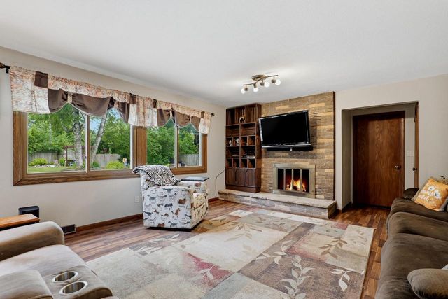 241 Crestwood DRIVE, Sheboygan Falls, WI 53085