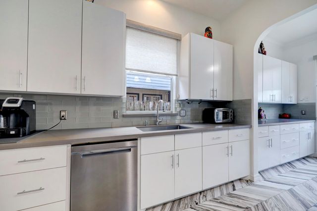 4402 Holt Street, Bellaire, TX 77401