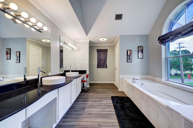 4402 Holt Street, Bellaire, TX 77401
