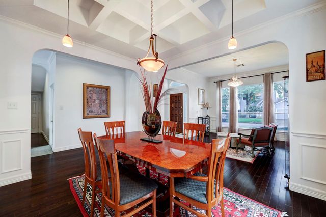 4402 Holt Street, Bellaire, TX 77401