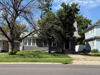 960 S 9th St, Salina, KS 67401