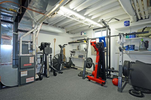 911 Sunnyview Lane, Minnetonka, MN 55305