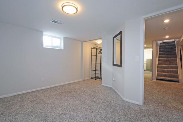 911 Sunnyview Lane, Minnetonka, MN 55305