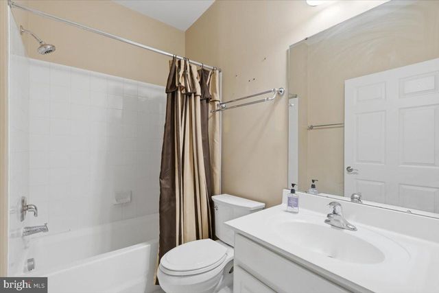 5108 SEWELLS POINTE DR, Fredericksburg, VA 22407