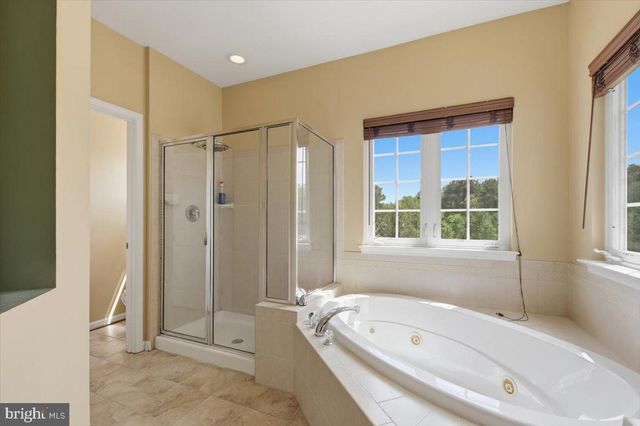 5108 SEWELLS POINTE DR, Fredericksburg, VA 22407