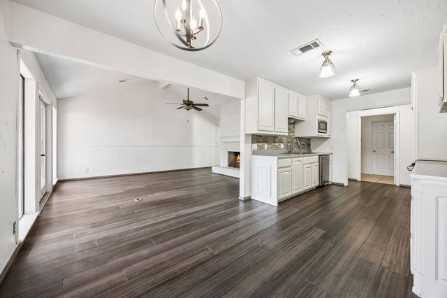 4406 Rain Forest Drive, Arlington, TX 76017