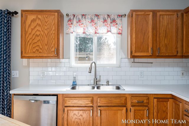 3334 Hazelnut Drive, Grand Rapids, MI 49504