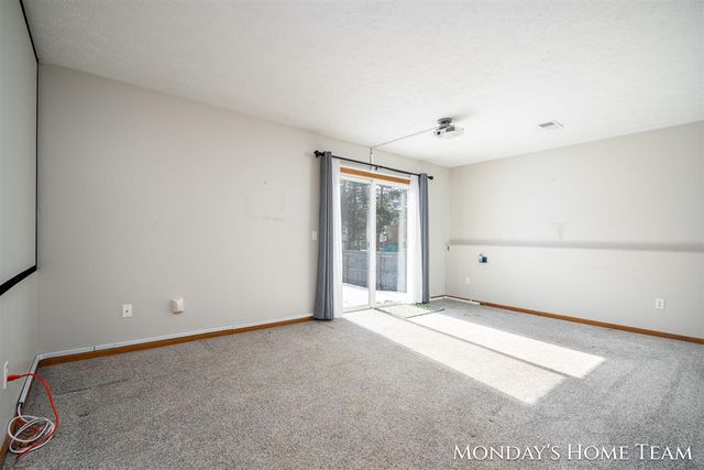 3334 Hazelnut Drive, Grand Rapids, MI 49504