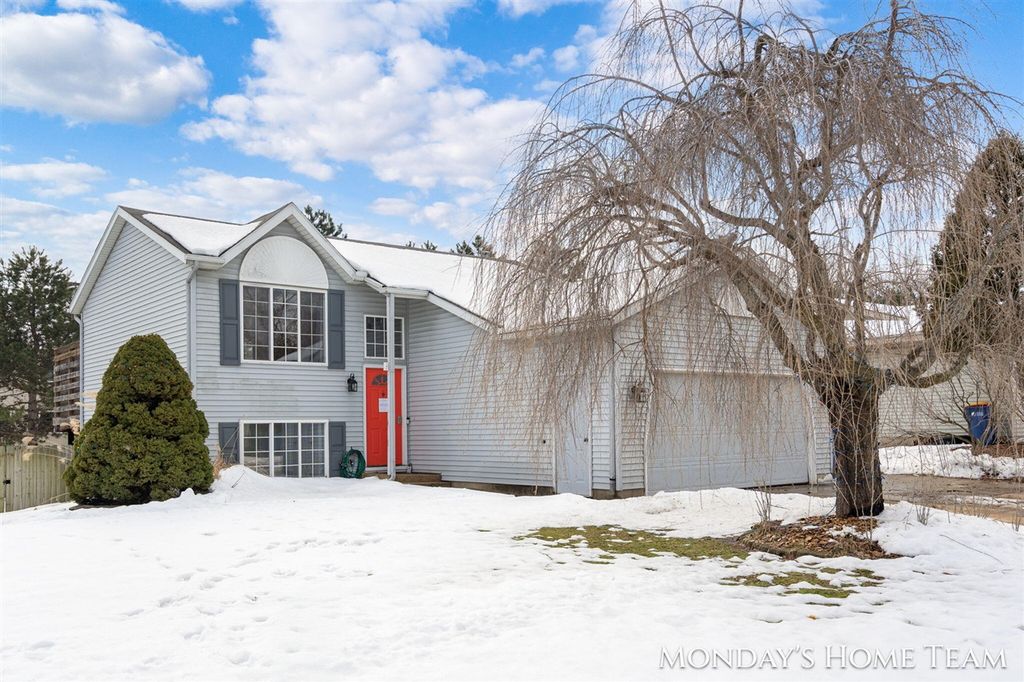 3334 Hazelnut Drive, Grand Rapids, MI 49504