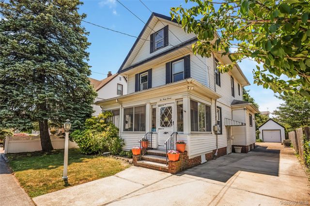 247 Allen Street, Lawrence, NY 11559
