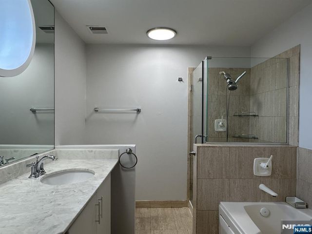 600 Harbor Boulevard 1034, Weehawken, NJ 07086