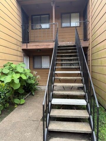 9090 S Braeswood Boulevard 48, Houston, TX 77074