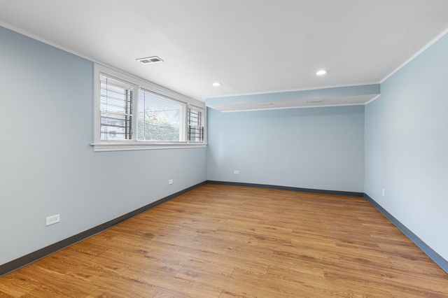 1402 E 76th Street, Chicago, IL 60619