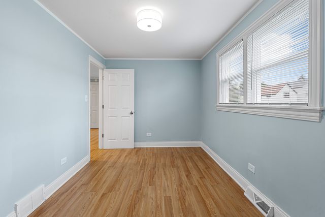 1402 E 76th Street, Chicago, IL 60619